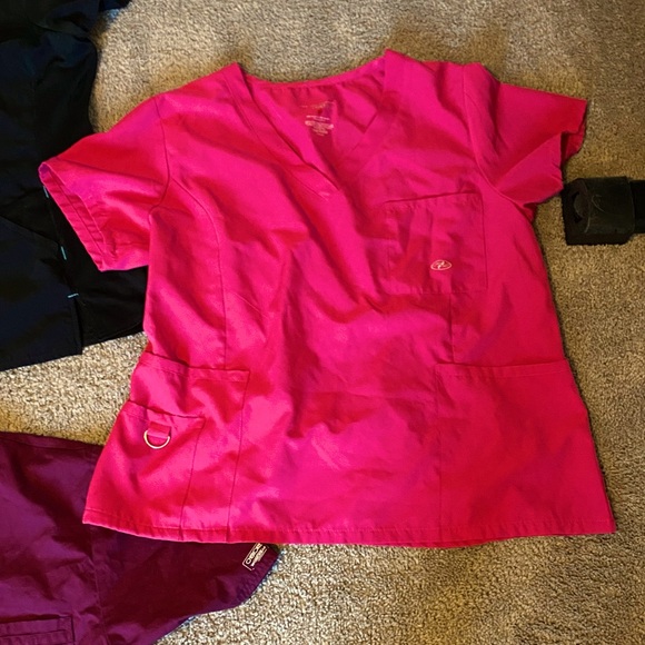 Women’s Scrubs - Picture 2 of 4